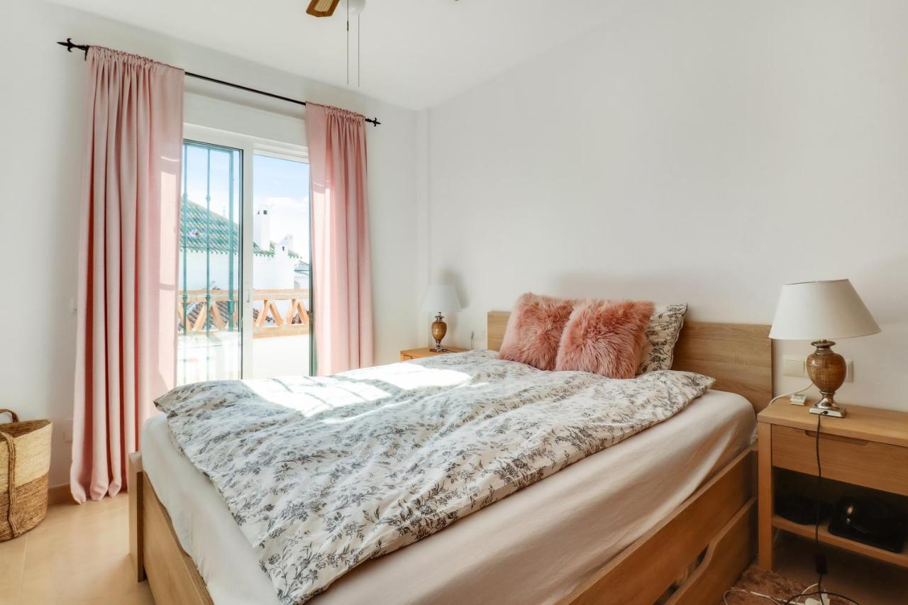Apt Nerja Chimenea With Ocean View, A/C, & Fiber Διαμέρισμα Εξωτερικό φωτογραφία